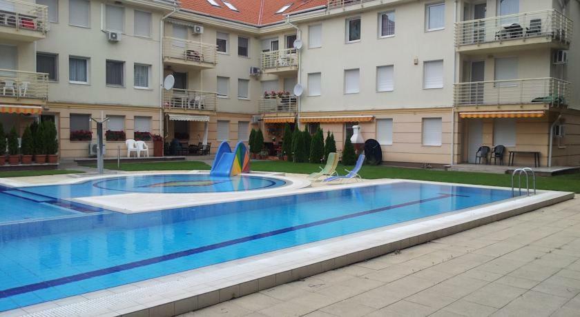 Relax Beach Apartman Hajdúszoboszló Eksteriør bilde