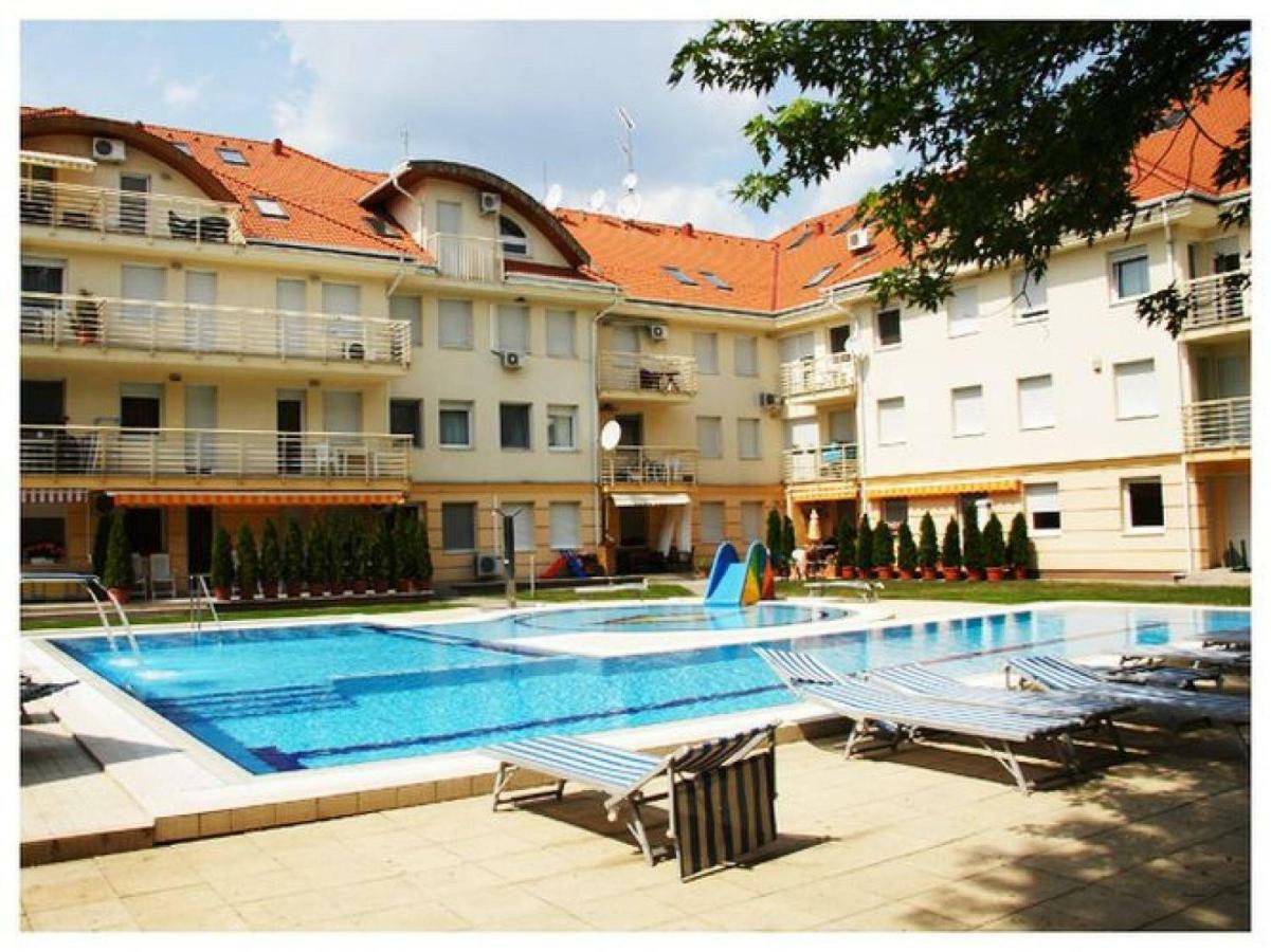 Relax Beach Apartman Hajdúszoboszló Eksteriør bilde