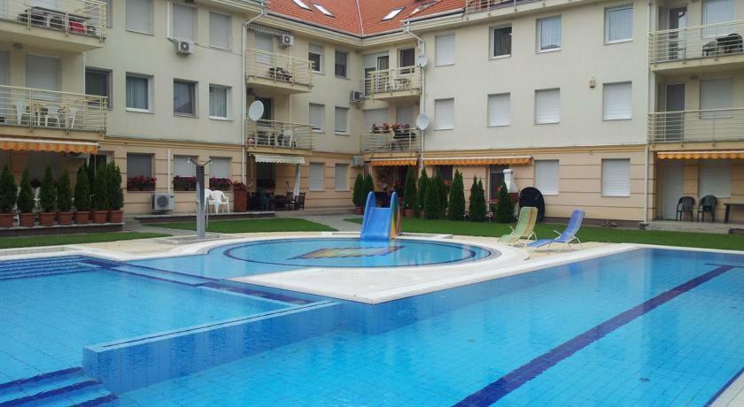 Relax Beach Apartman Hajdúszoboszló Eksteriør bilde