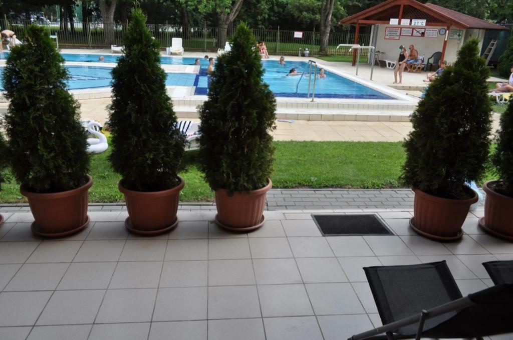 Relax Beach Apartman Hajdúszoboszló Eksteriør bilde